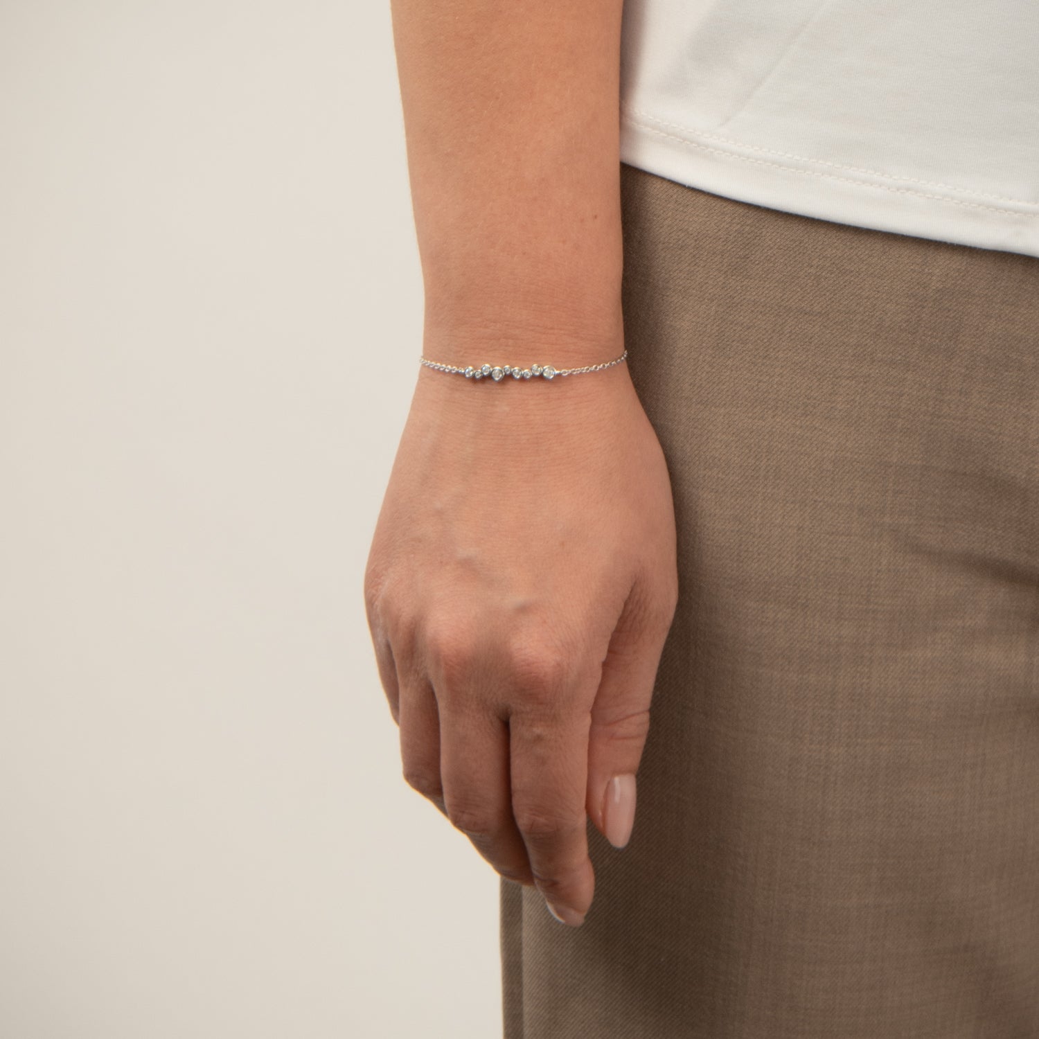 DETAIL232695