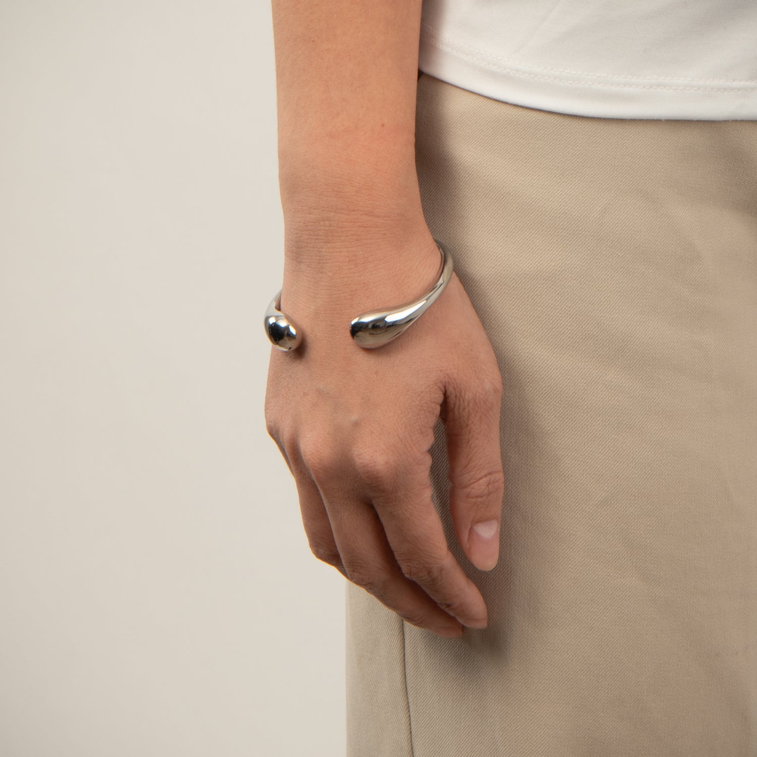 DETAIL233279