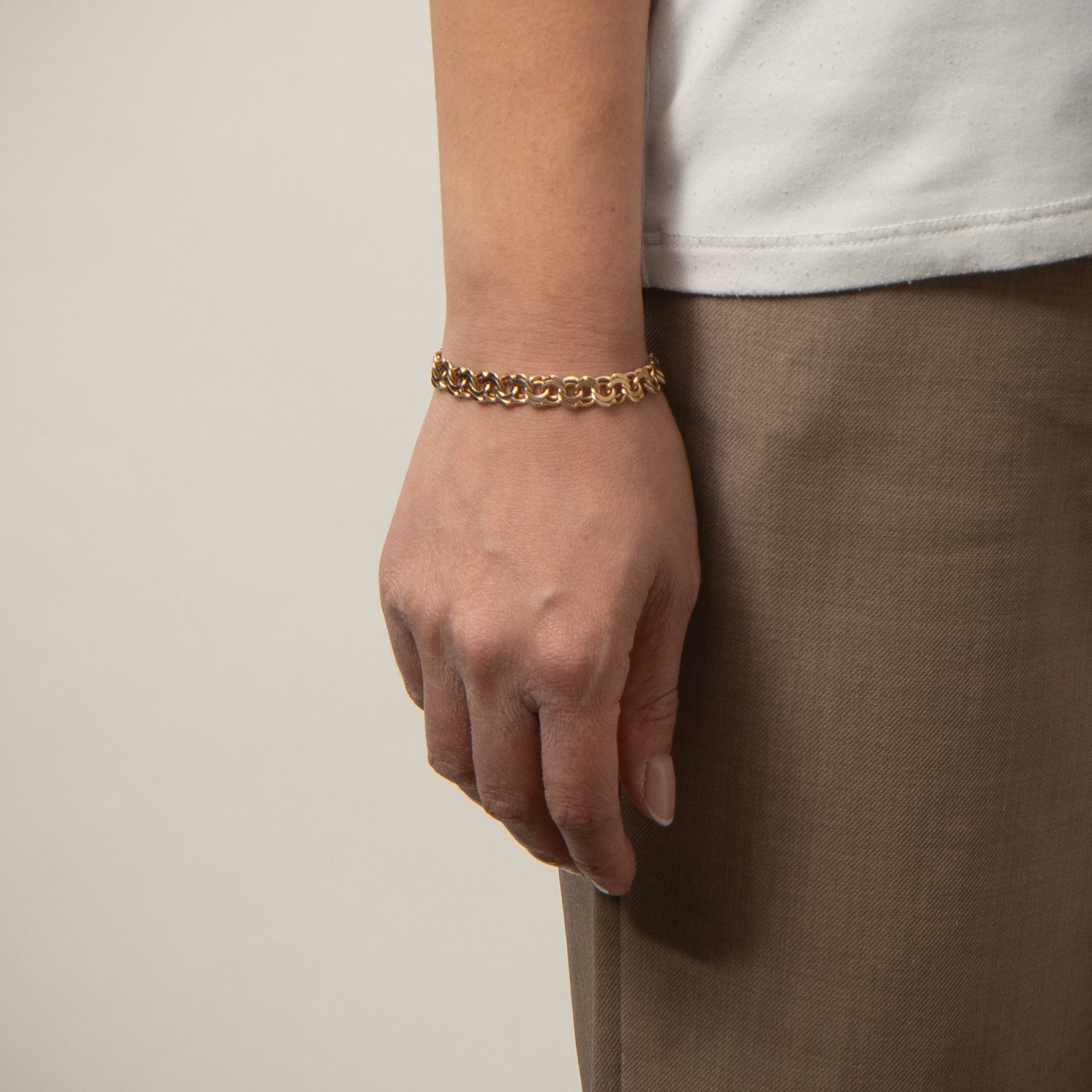 DETAIL235142