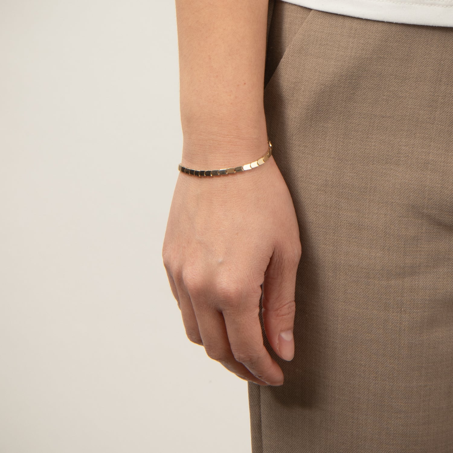 DETAIL236059