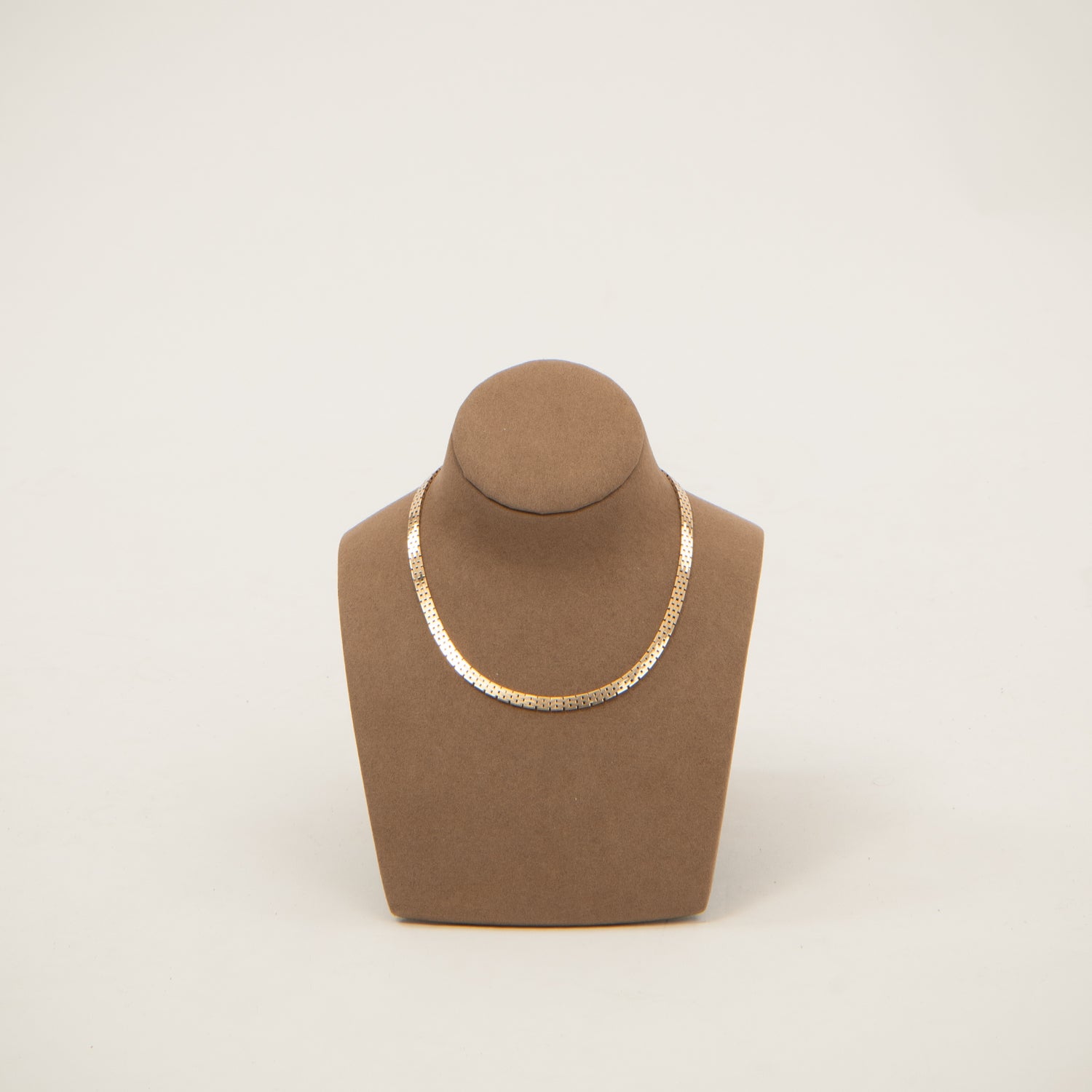 DETAIL235840