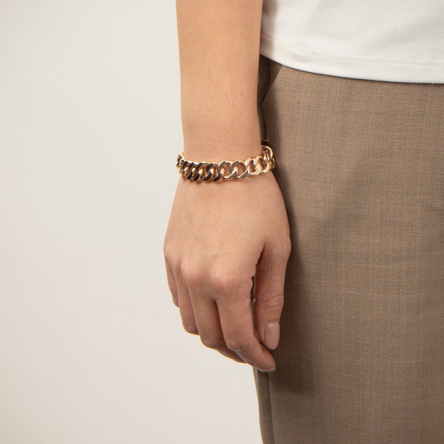 DETAIL235880