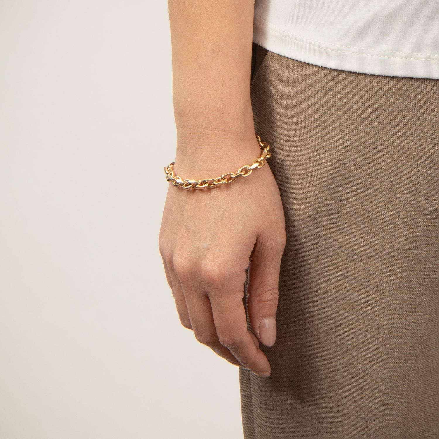 DETAIL235853