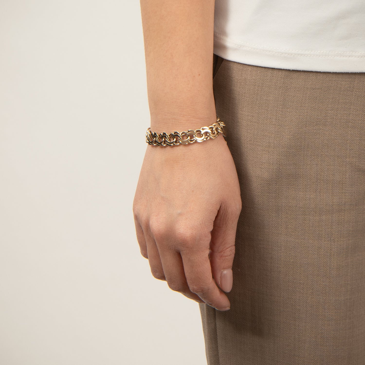 DETAIL235872