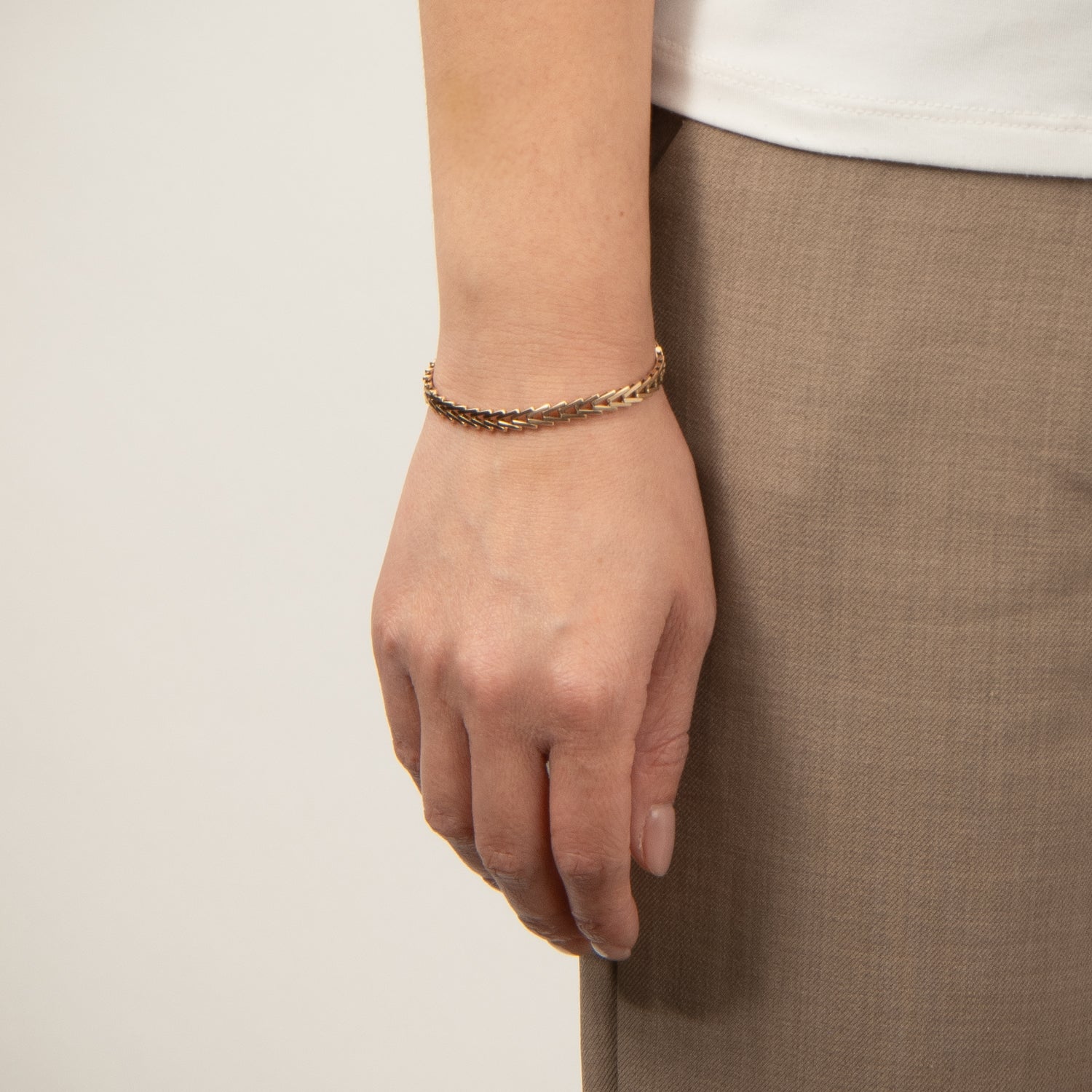 DETAIL235875