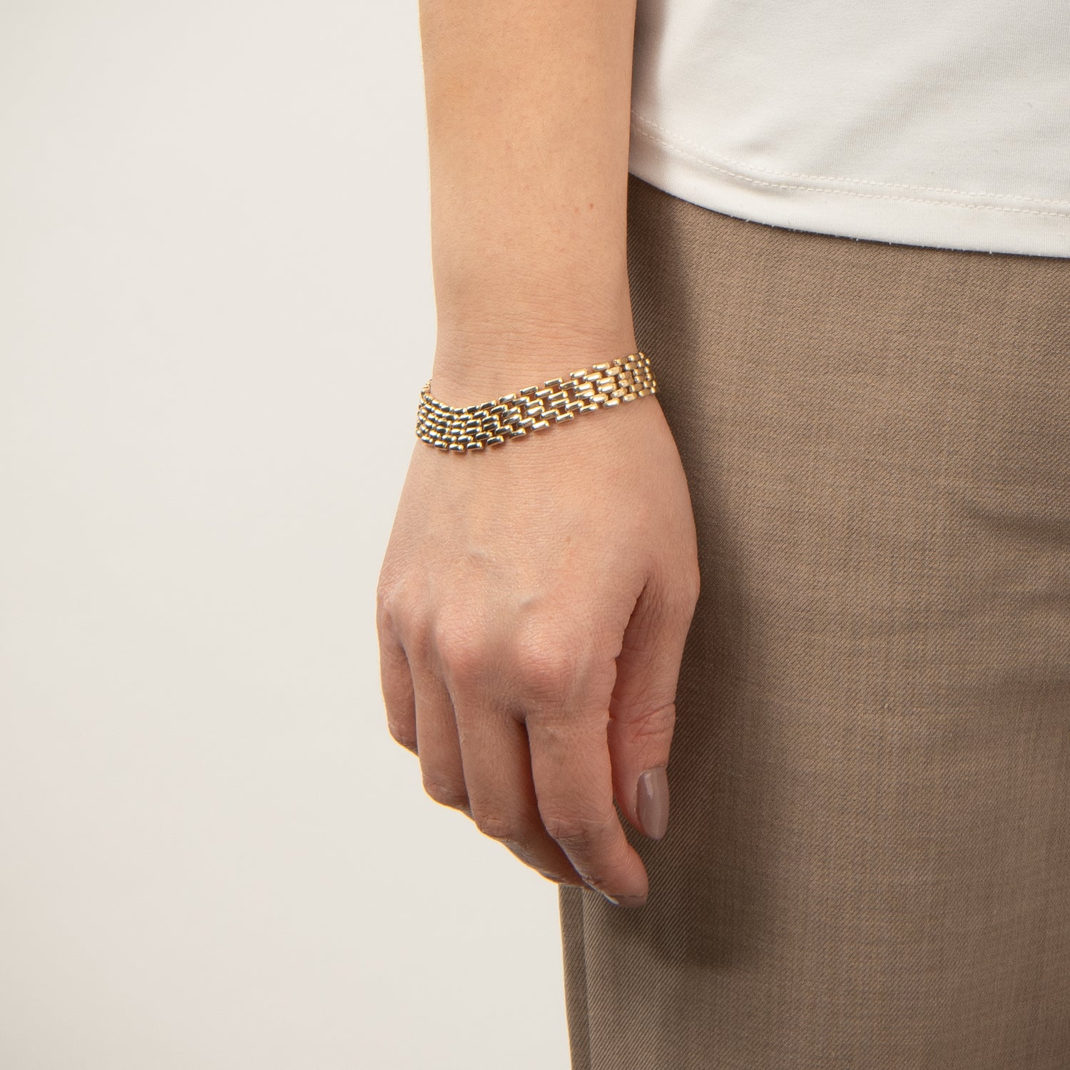 DETAIL235933