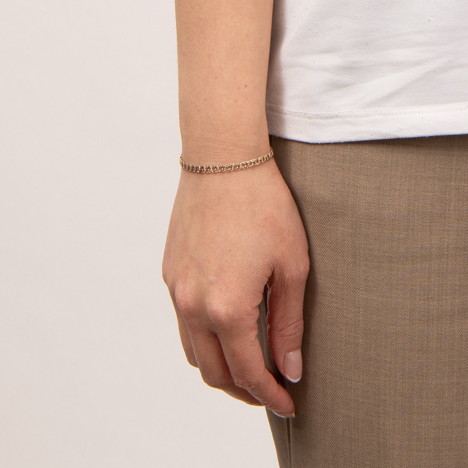 DETAIL240762