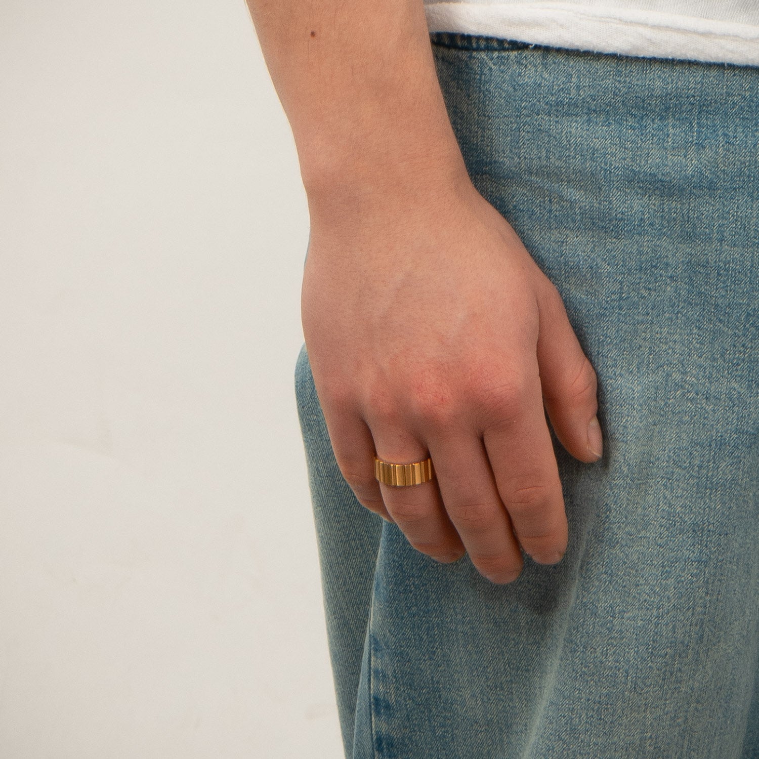 DETAIL237435