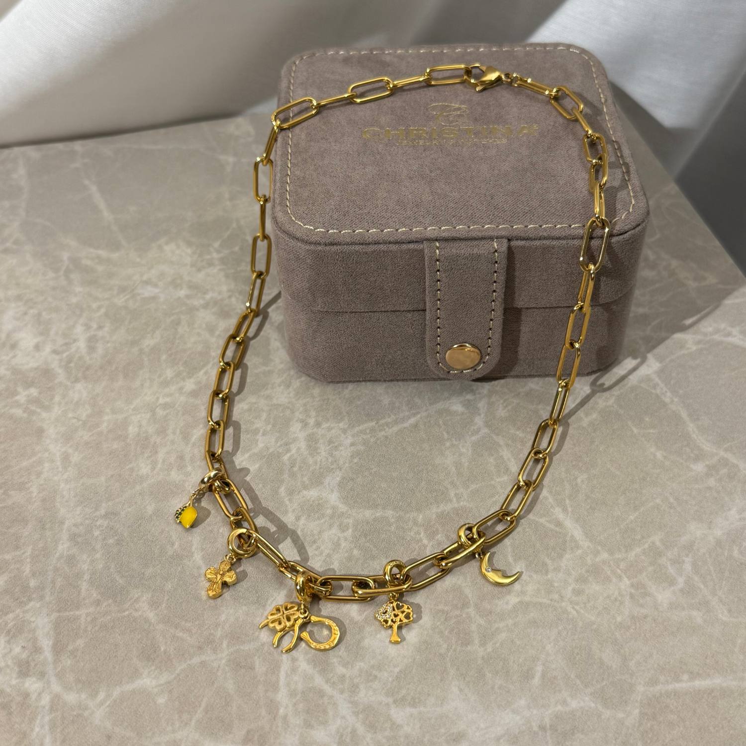 DETAIL237353