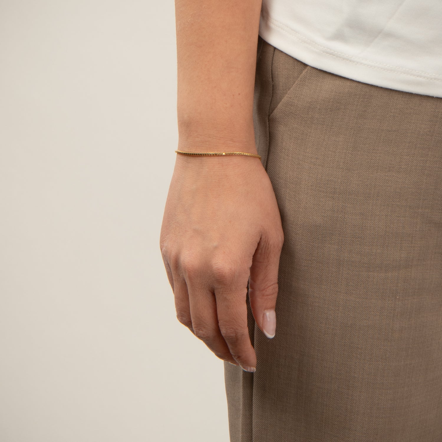 DETAIL233829