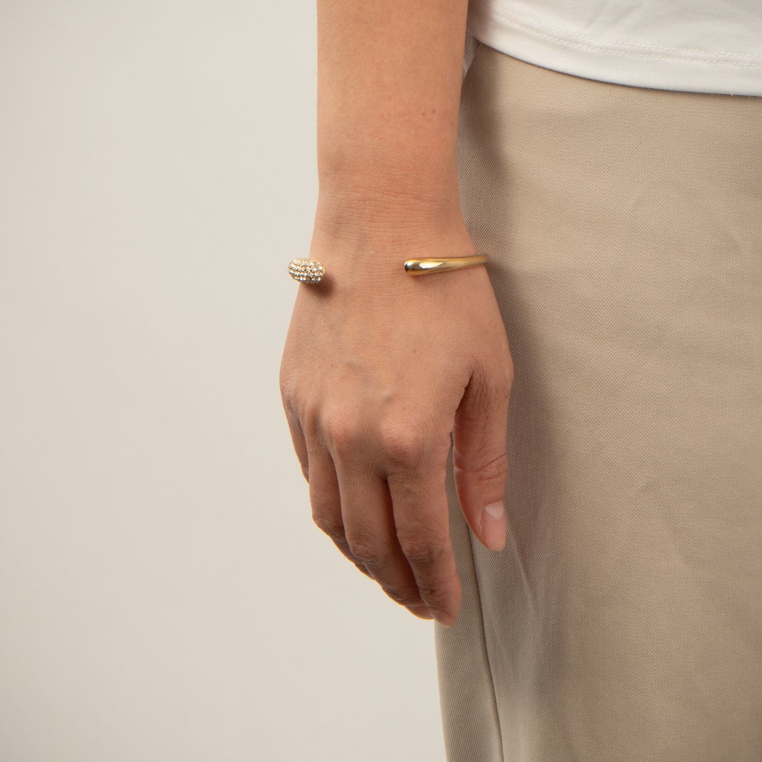 DETAIL233272