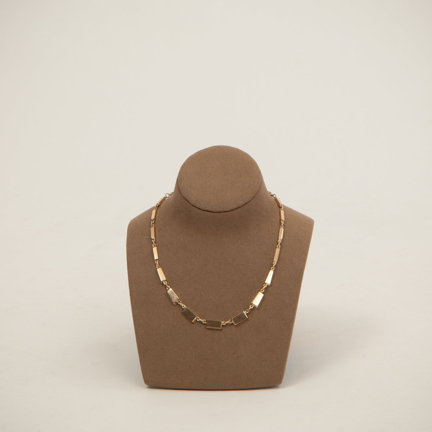 DETAIL235835