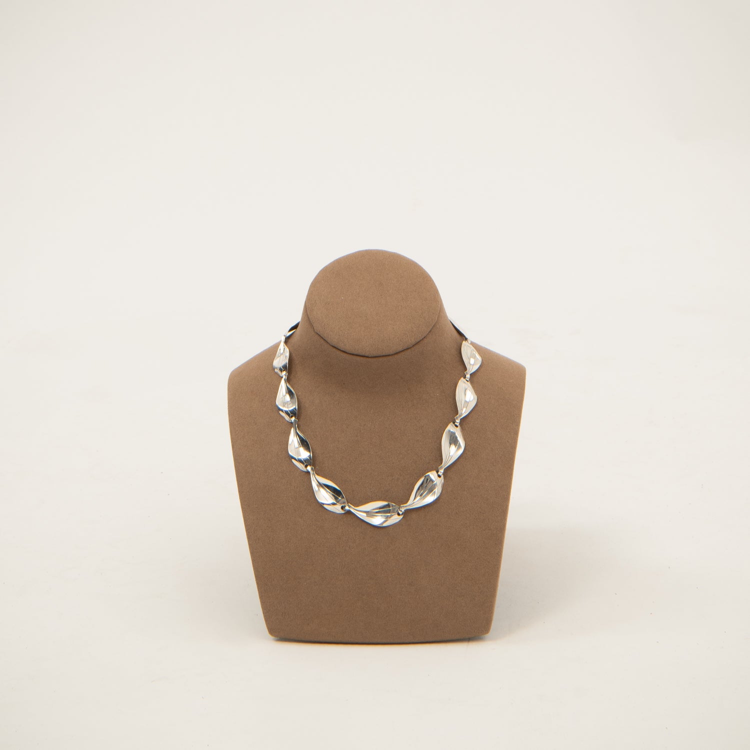 DETAIL235867