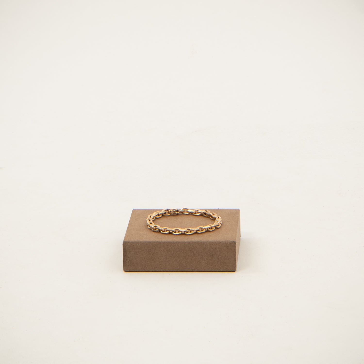 DETAIL235855