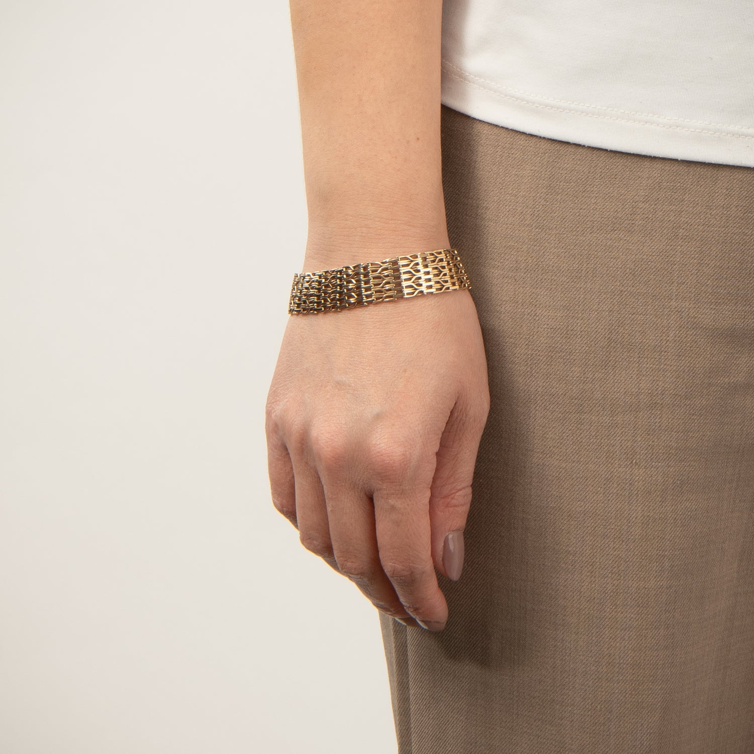 DETAIL235850