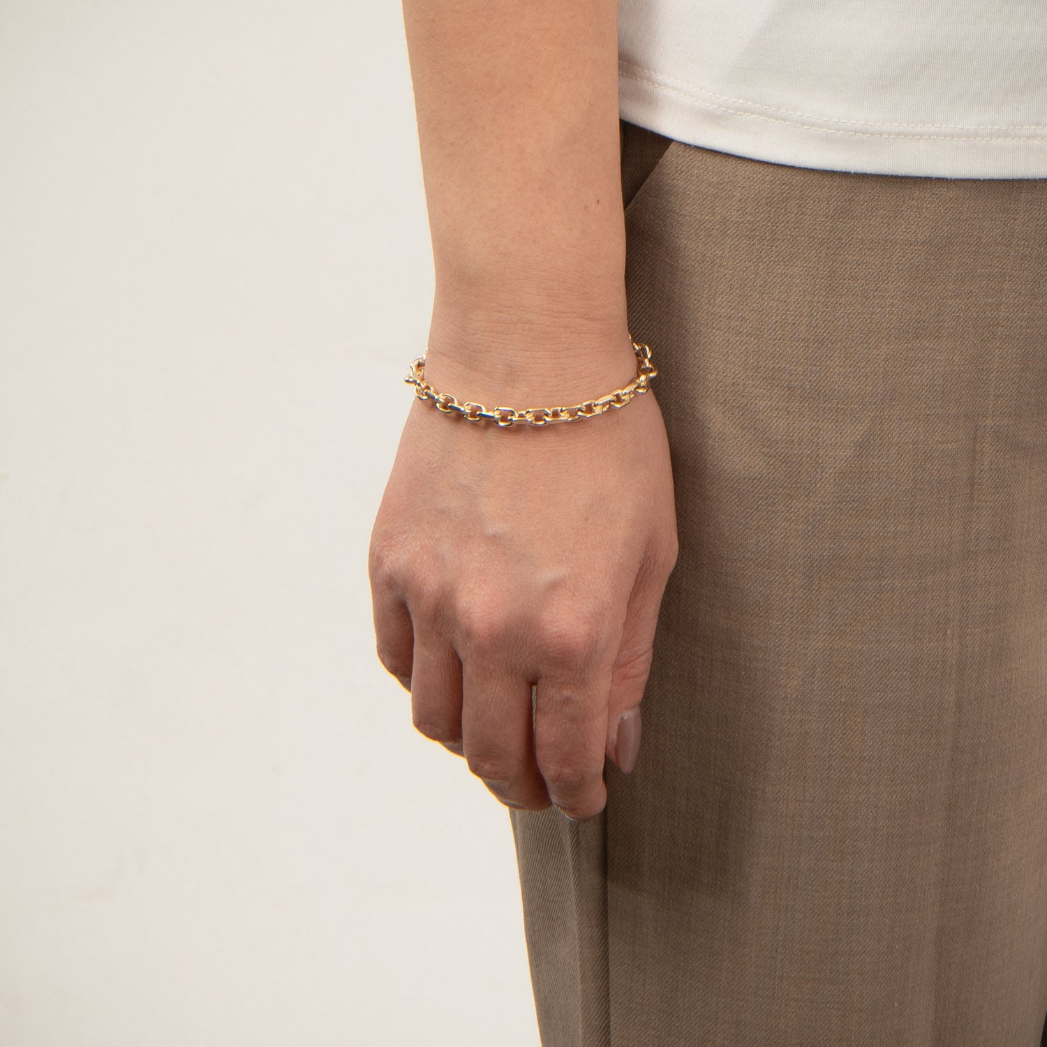DETAIL236549