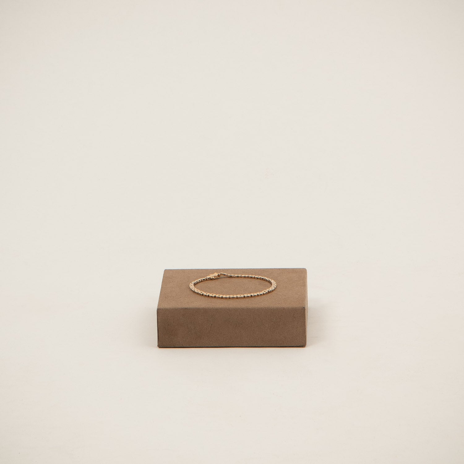DETAIL238884
