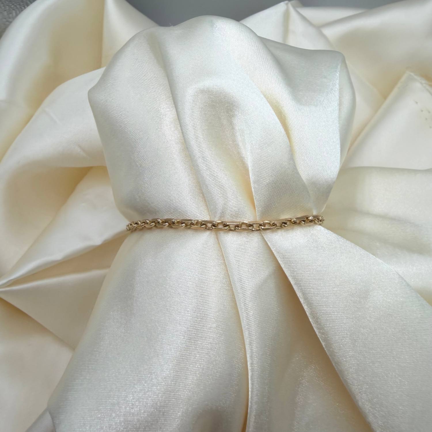 DETAIL240753