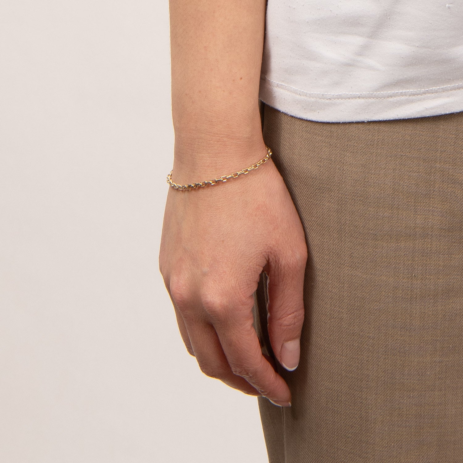 DETAIL240754