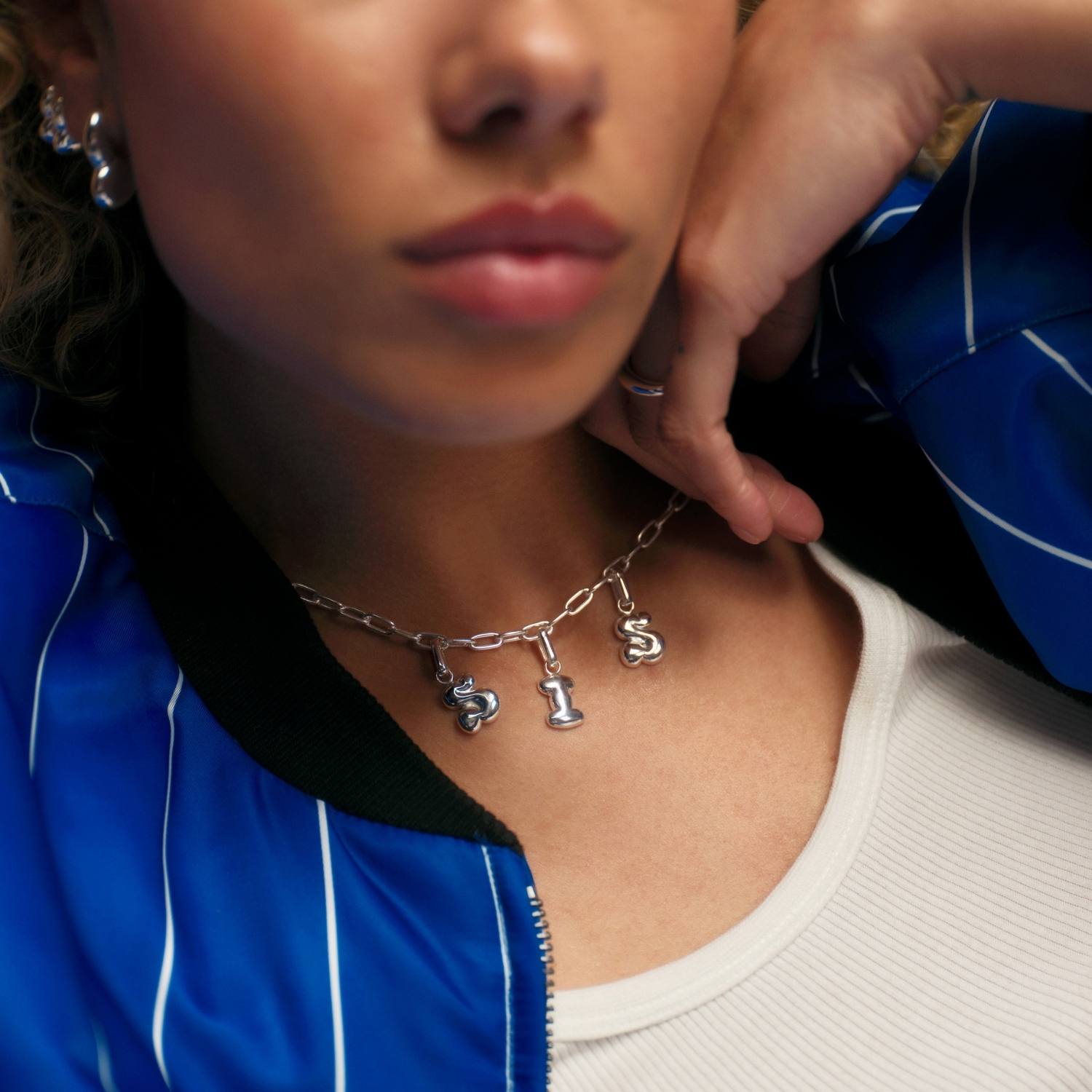DETAIL244893